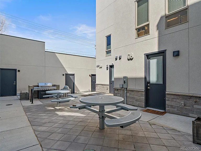 3875 E 4th Ave #4 — Photo 21