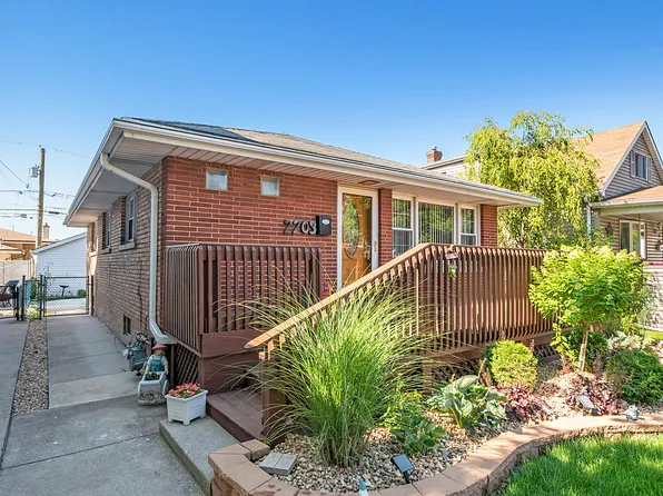 7703 W 66th St, Bedford Park, IL 60501