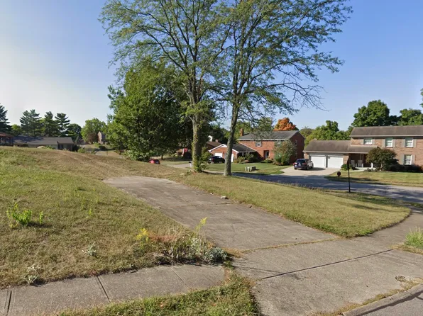 2727 Vera Cruz Dr, Villa Hills, KY 41017