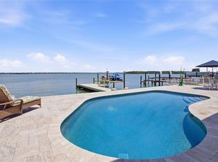 547 Johns Pass Ave, Madeira Beach, FL 33708
