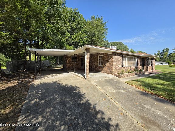 2nd image of 215 Buena Vista Dr