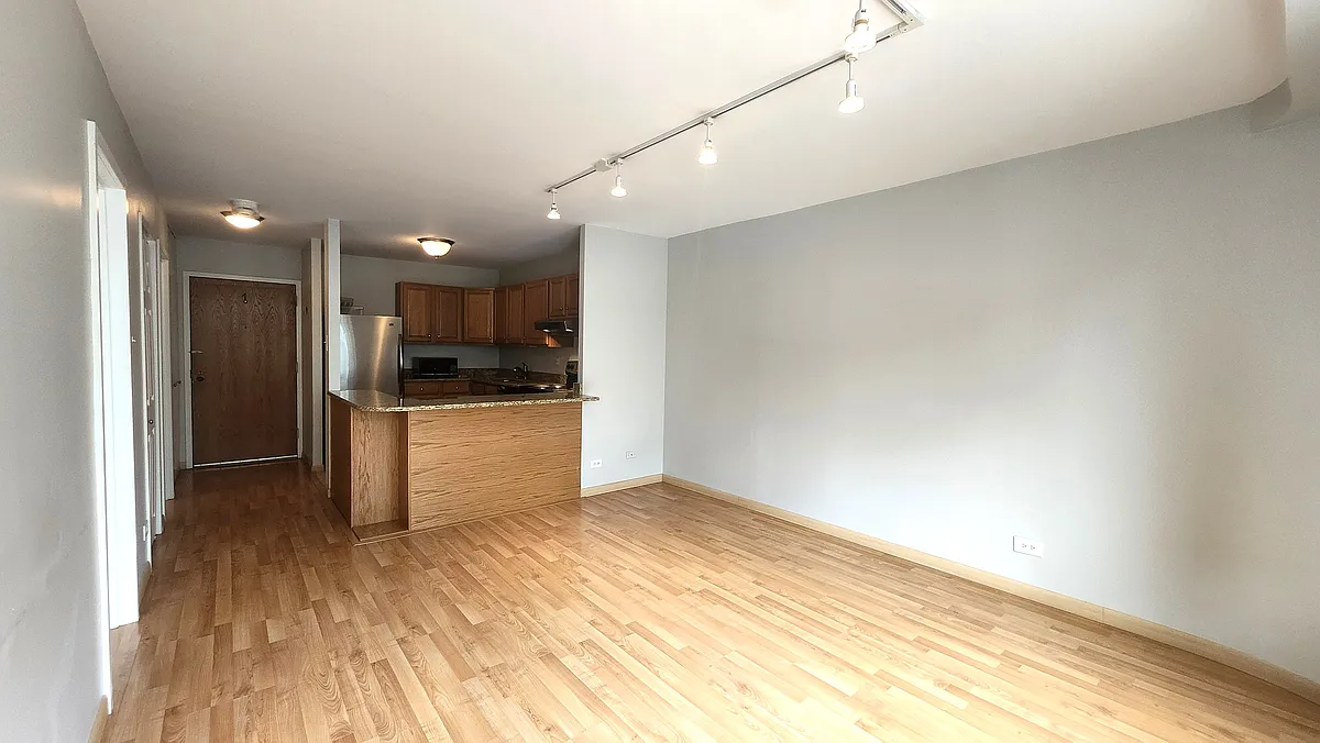 Building Photo - 211 E Ohio St #1606