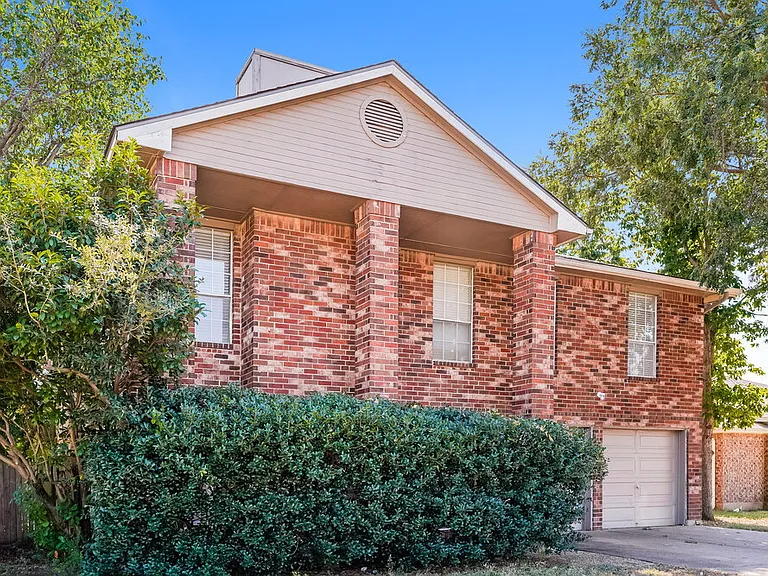 2843 Red Oak Dr — Photo 4