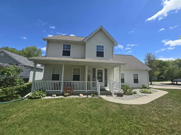 1995 Shamrock Ln, Marysville, MI 48040