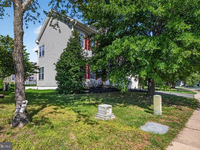 9036 Woodpecker Ct — Photo 63