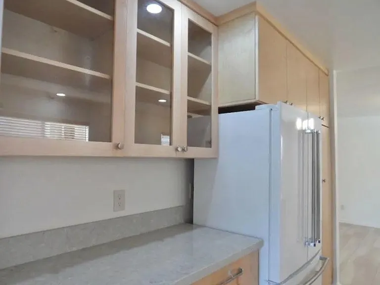 190 Evergreen Ave #A — Photo 15
