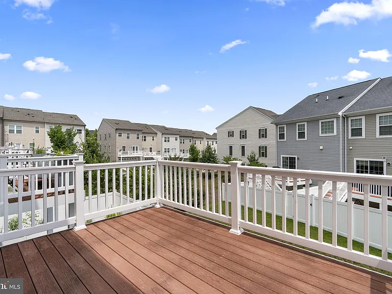 9442 Adelaide Ln — Photo 33