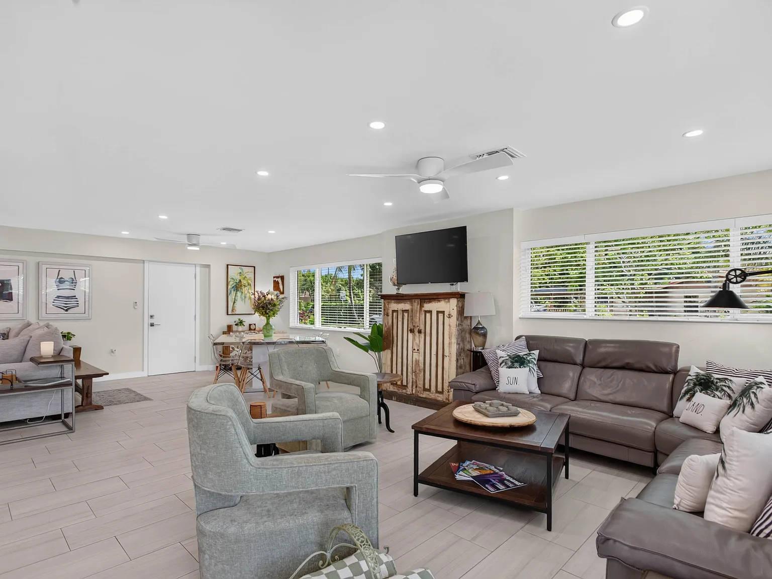 2 bed, 3.0 bath, 1500 sqft, $5,250 — Photo 3
