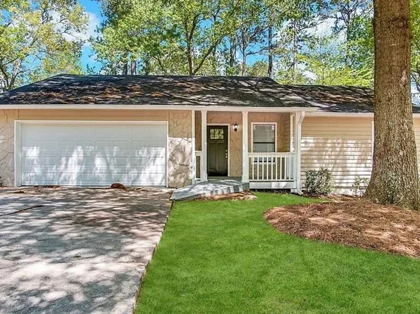 5468 Pepperwood Ct, Stone Mountain, GA 30087