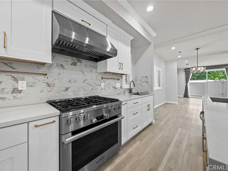 314 S Moore #B — Photo 11