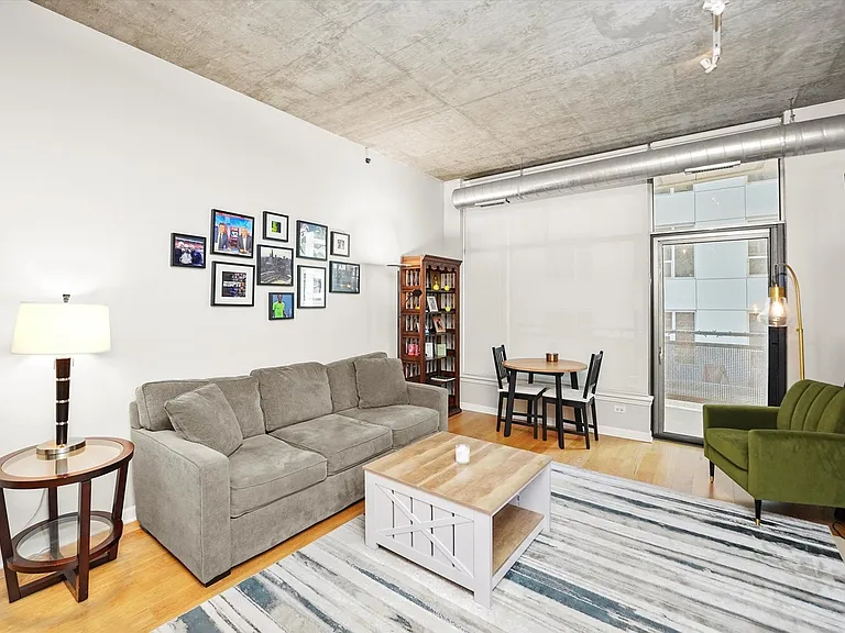 125 E 13th St #515 — Photo 4