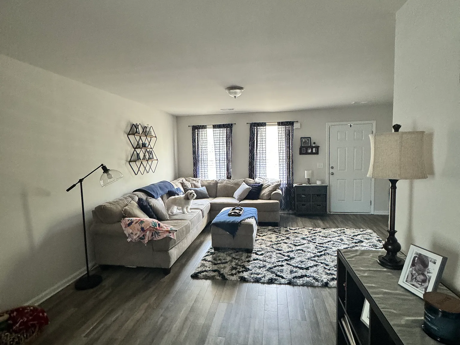 3 bed, 1512 sqft, $2,350 — Photo 2