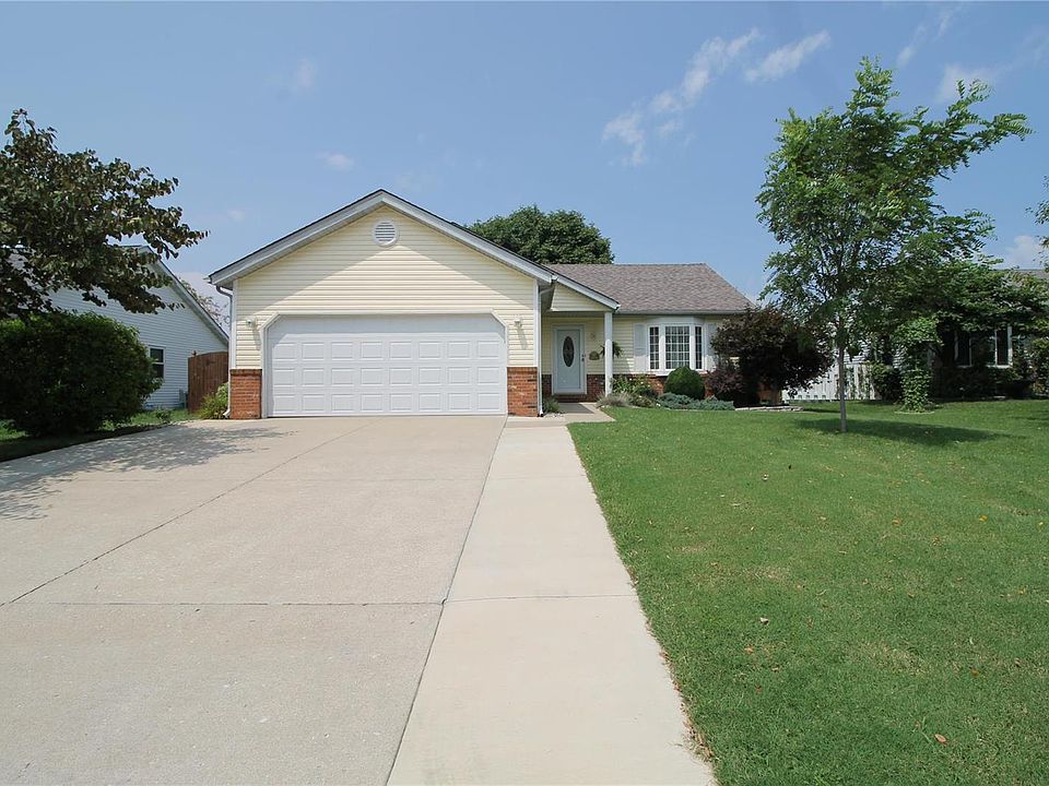 1st image of 211 Bayhill Blvd