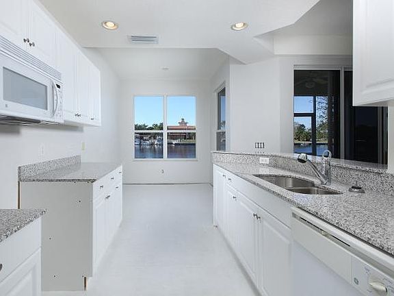 5th image of 366 Stella Maris Dr N