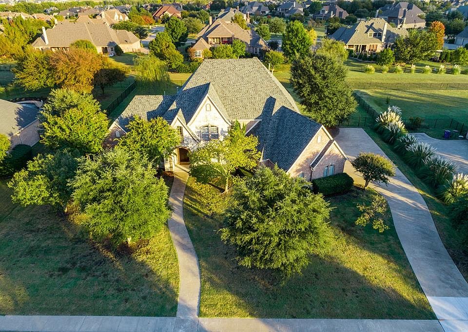 1st image of 117 Stoneleigh Dr