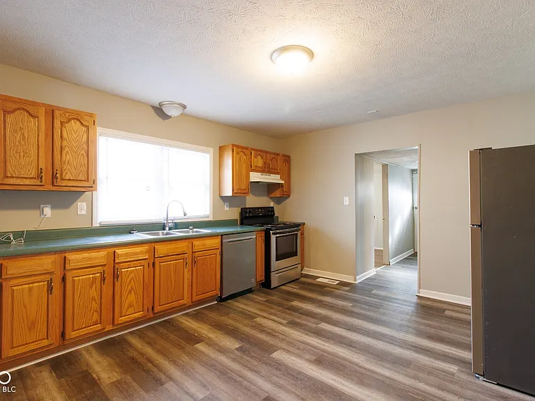 2622 Delaware St — Photo 5
