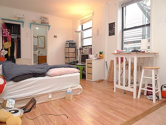 2nd image of 30-98 Crescent St #3