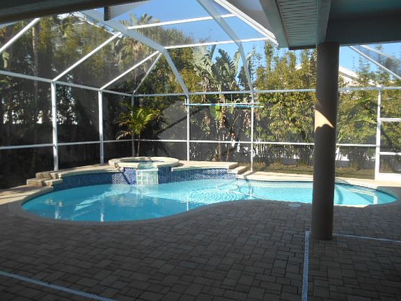 4th image of 1111 Marina Dr