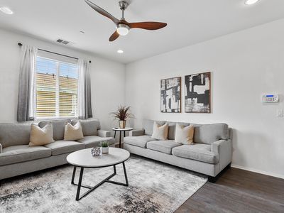 6397 Peacock Ct, Mira Loma, CA, 91752