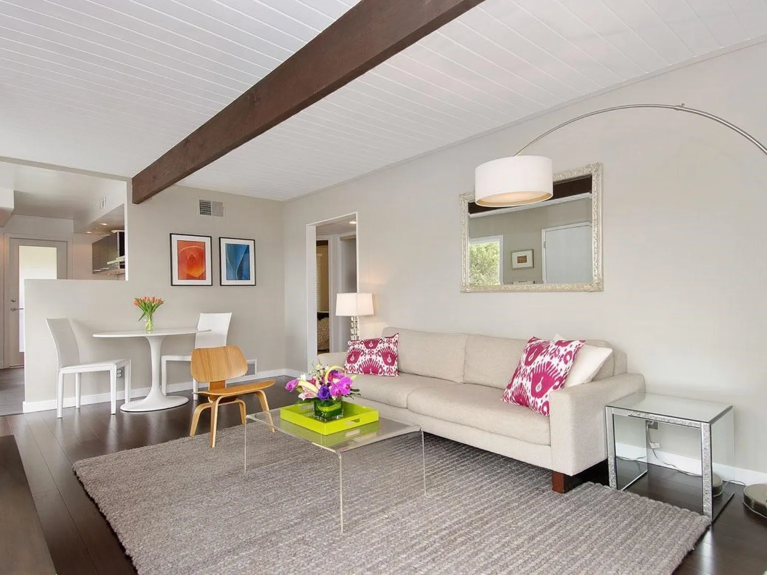2 bed, 800 sqft, $6,000 — Photo 2