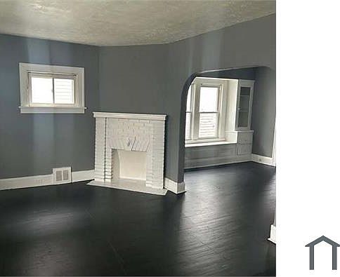 2nd image of 13818 Durkee Ave Floor 1