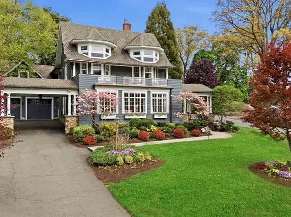 203 Heights Rd, Ridgewood, NJ 07450