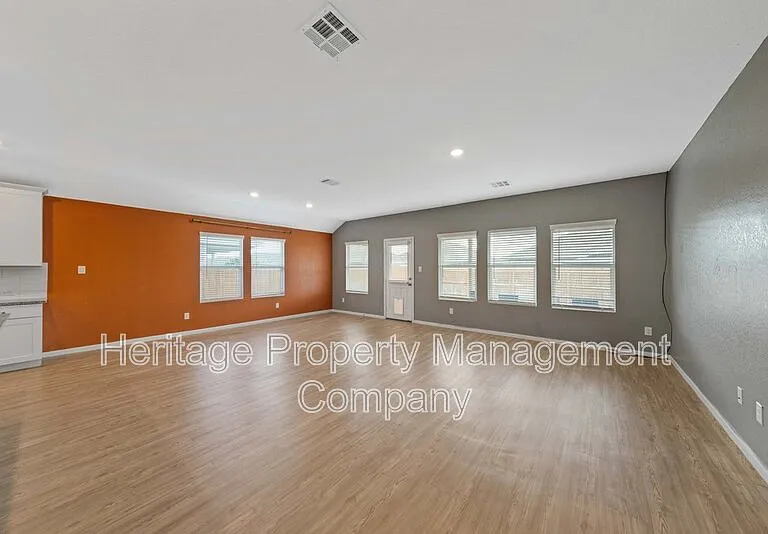 2700 Coral Valley — Photo 10