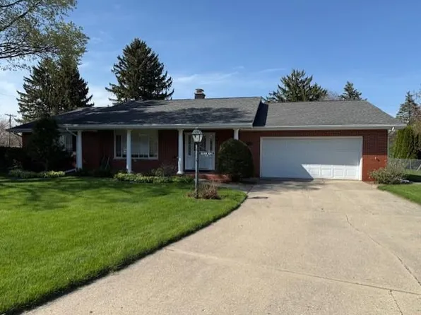 150 Hillcrest Circle, Sun Prairie, WI 53590