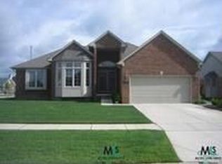 19251 Crabtree Dr, Macomb, MI 48044