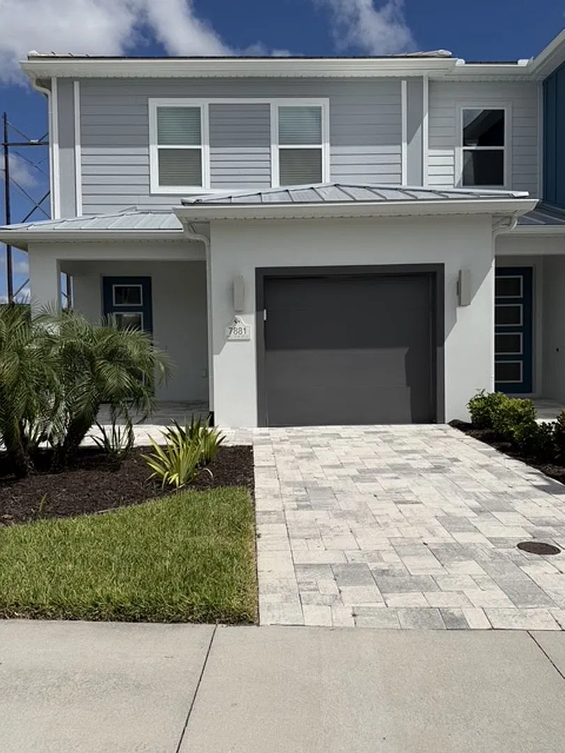 For Rent! — Photo 1