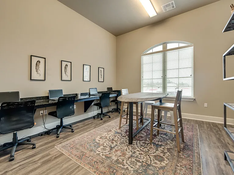 Majors Place — Photo 33