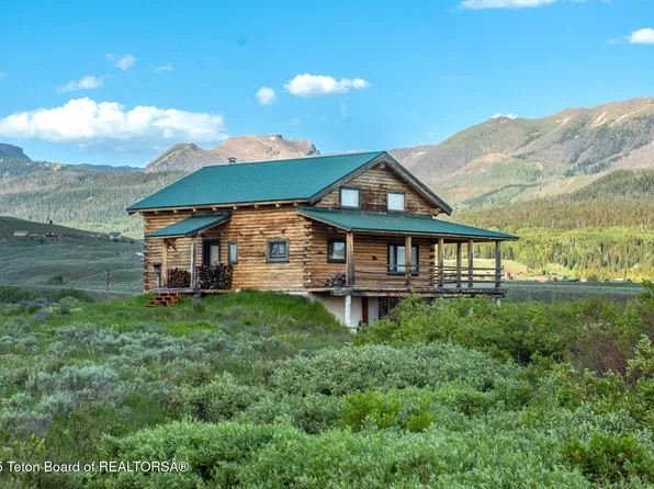 15 S Rainbow Dr, Cora, WY 82941