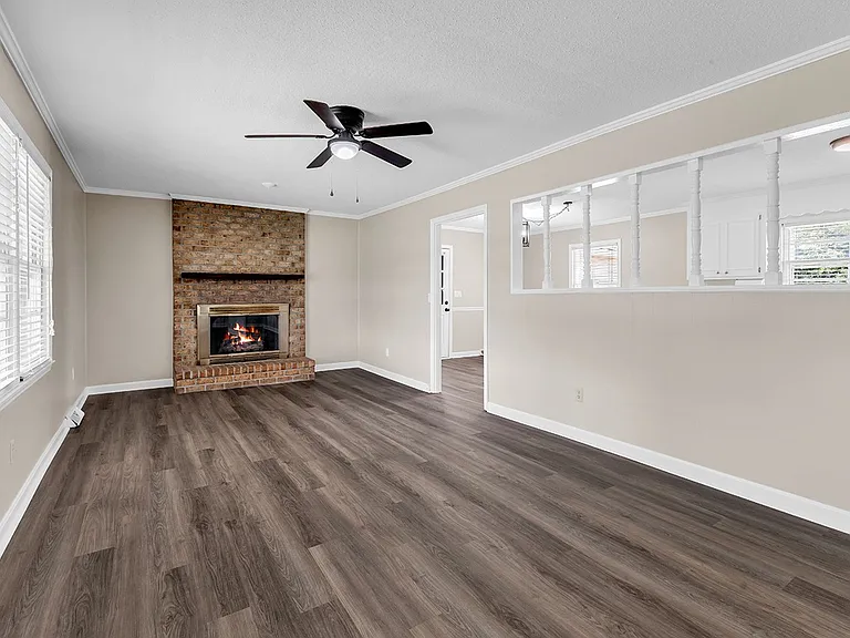 1354 Rogers Rd — Photo 15