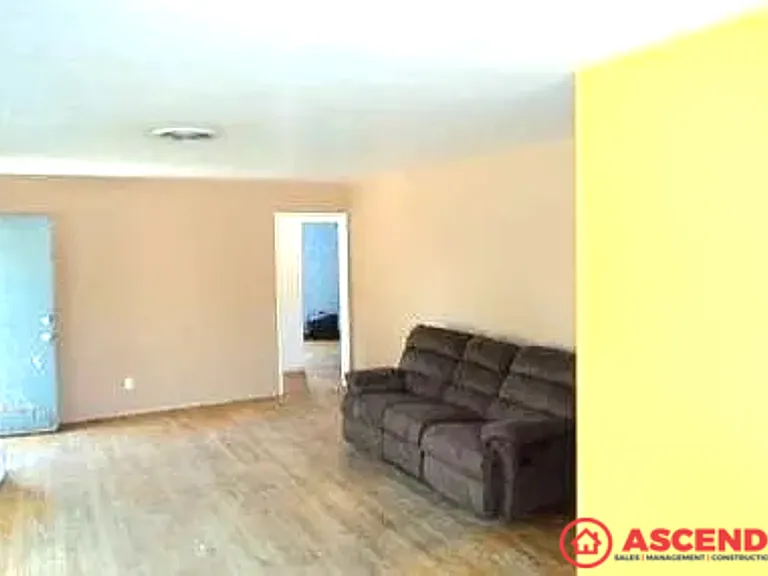 117 Cypress St — Photo 3