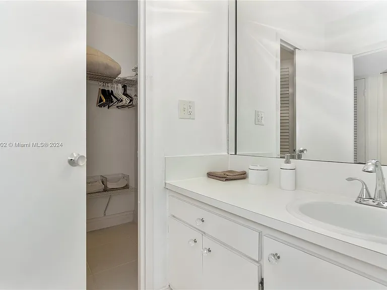 100 Lincoln Rd #306 — Photo 12