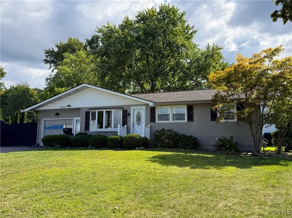 4848 Juneway Dr S, Liverpool, NY 13088