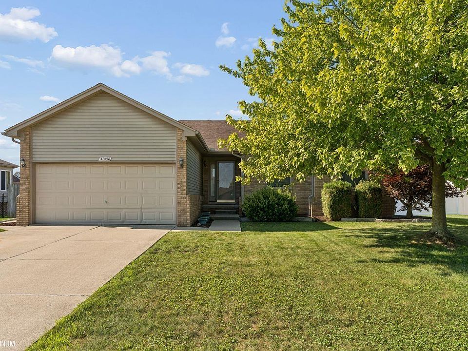 1st image of 31058 Blue Heron Dr