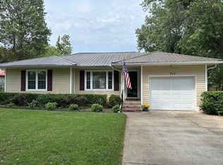 712 S Cherokee St, Grove, OK 74344