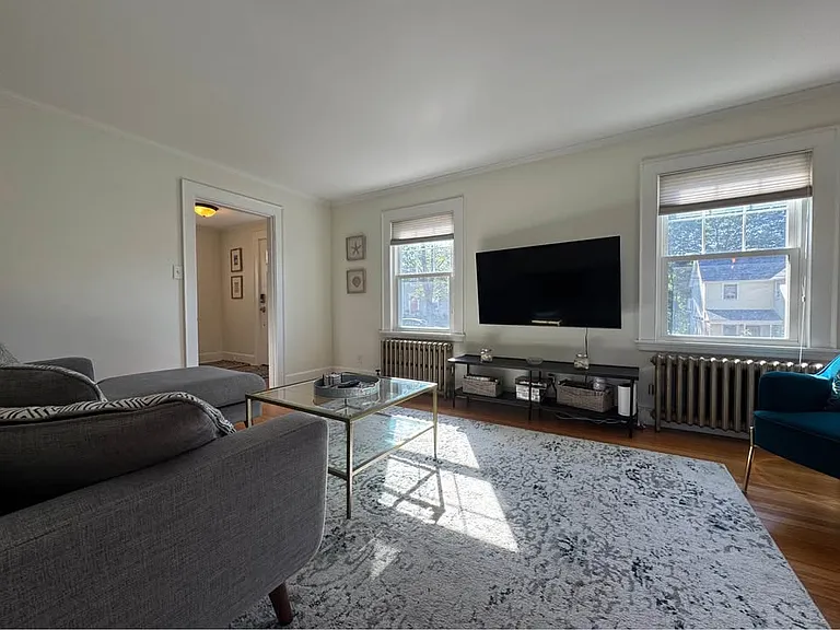 182 Margaret St — Photo 14