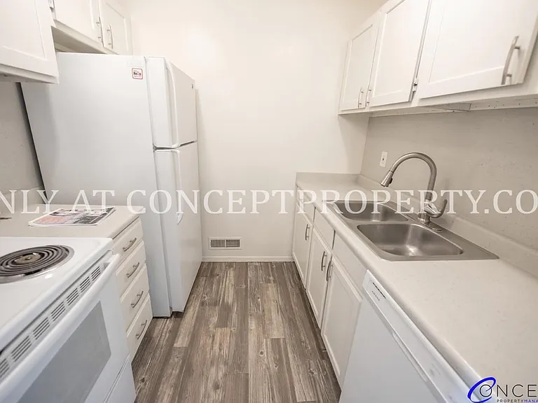 Foothill Terrace — Photo 230
