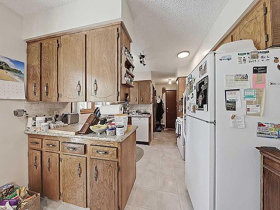 3rd image of 230 E Oakwood Pl SW