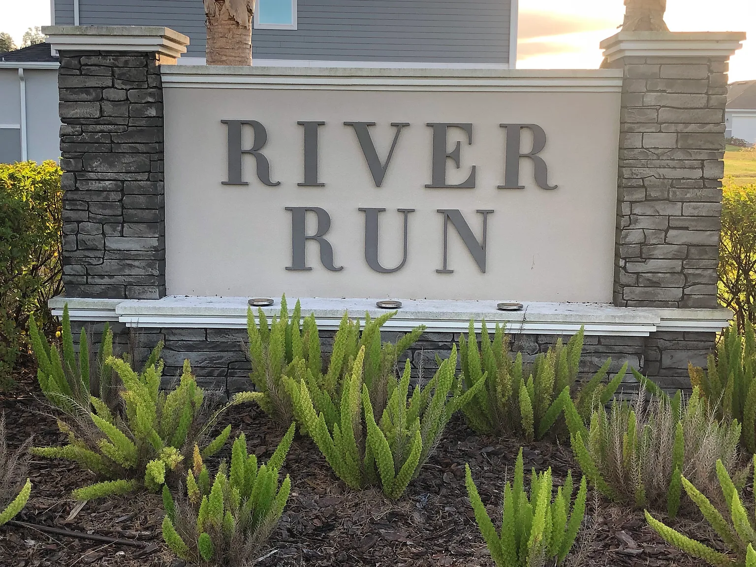 4 bed, 2385 sqft, $1,100 — Photo 4