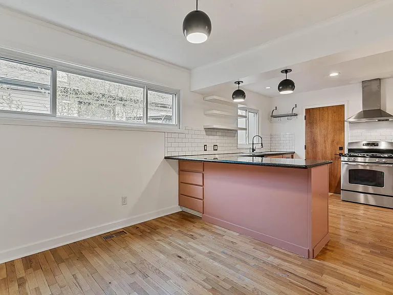 6358 NE 37th Ave — Photo 8