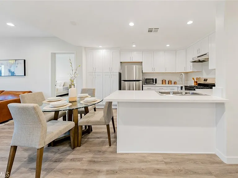 419 N Chandler Ave #423 — Photo 4