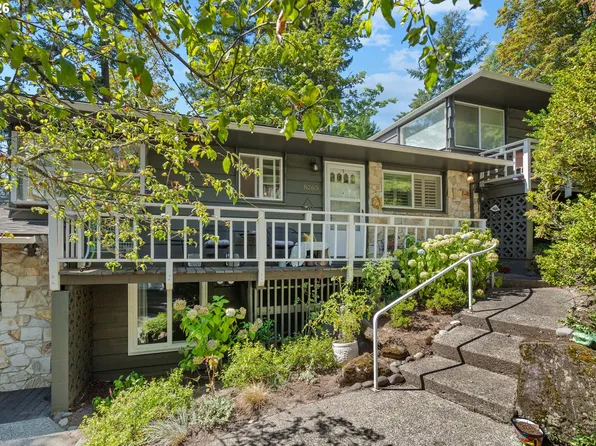 8265 SW Canyon Ln, Portland, OR 97225