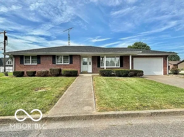 415 Highview Dr, Brownstown, IN 47220