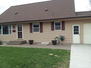 310 E Dundas St, Le Center, MN 56057
