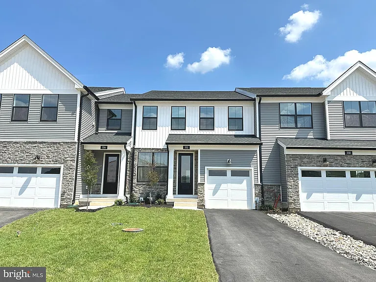 332 Aspen Way — Photo 3