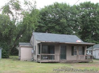 307 E 6th Ave, Red Springs, NC 28377