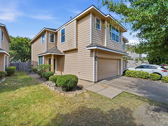 2nd image of 16122 Sandy Path Ln
